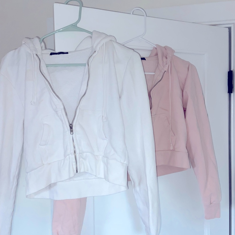 brandy melville “crystal hoodie” in white & baby pink 🤍💕